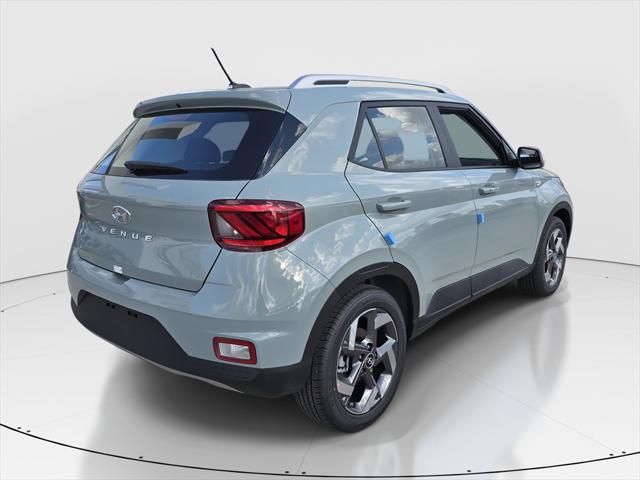 2025 Hyundai Venue SEL photo 3