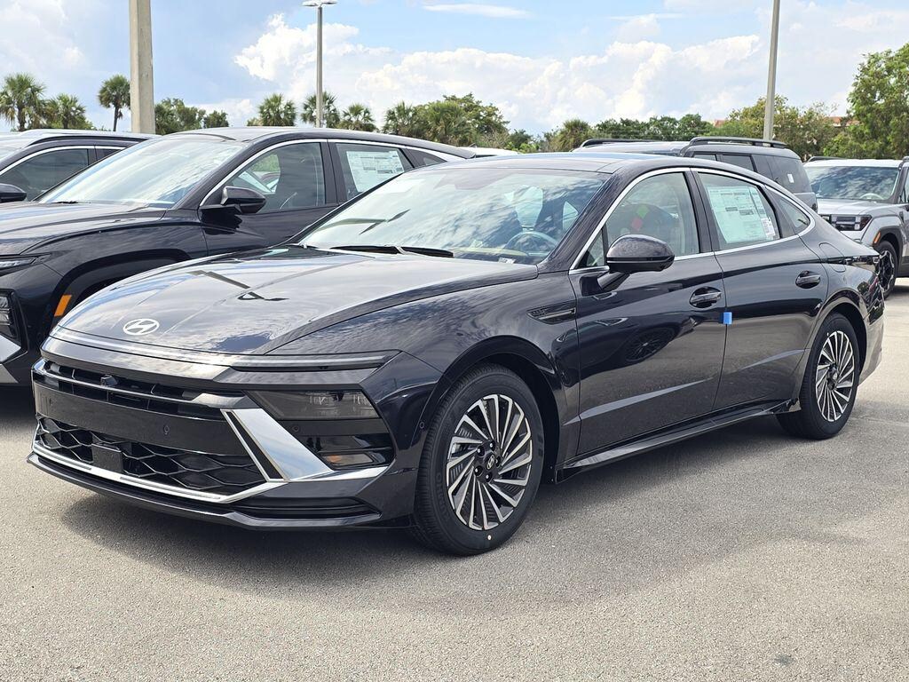 New 2025 Hyundai Sonata Hybrid SEL Sedan