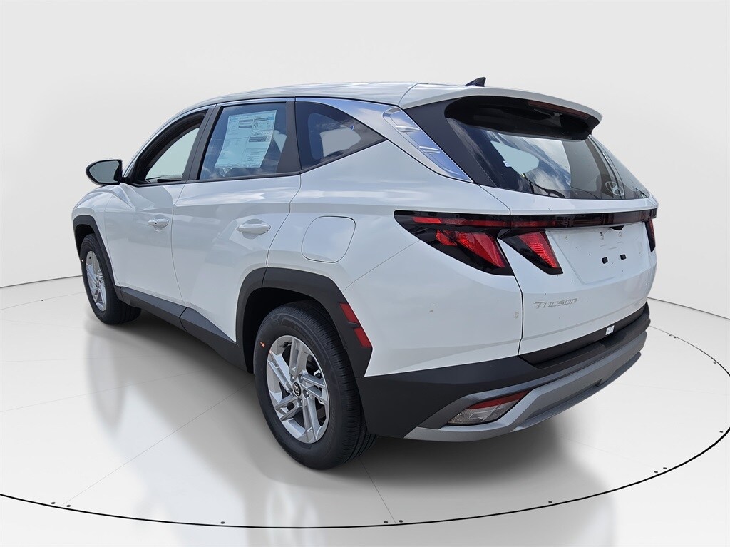 2026 Hyundai Tucson SE photo 4