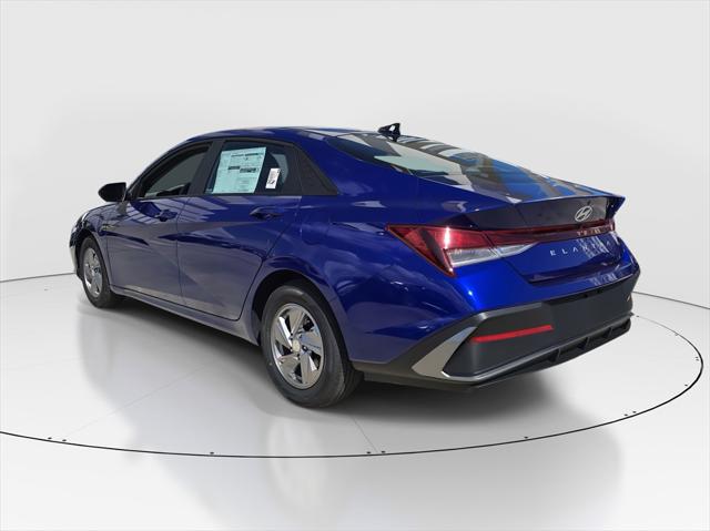2025 Hyundai Elantra SE photo 4