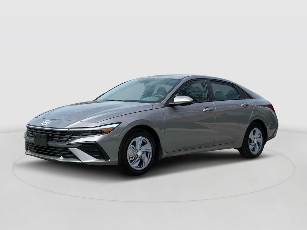 New 2025 Hyundai Elantra SE Sedan
