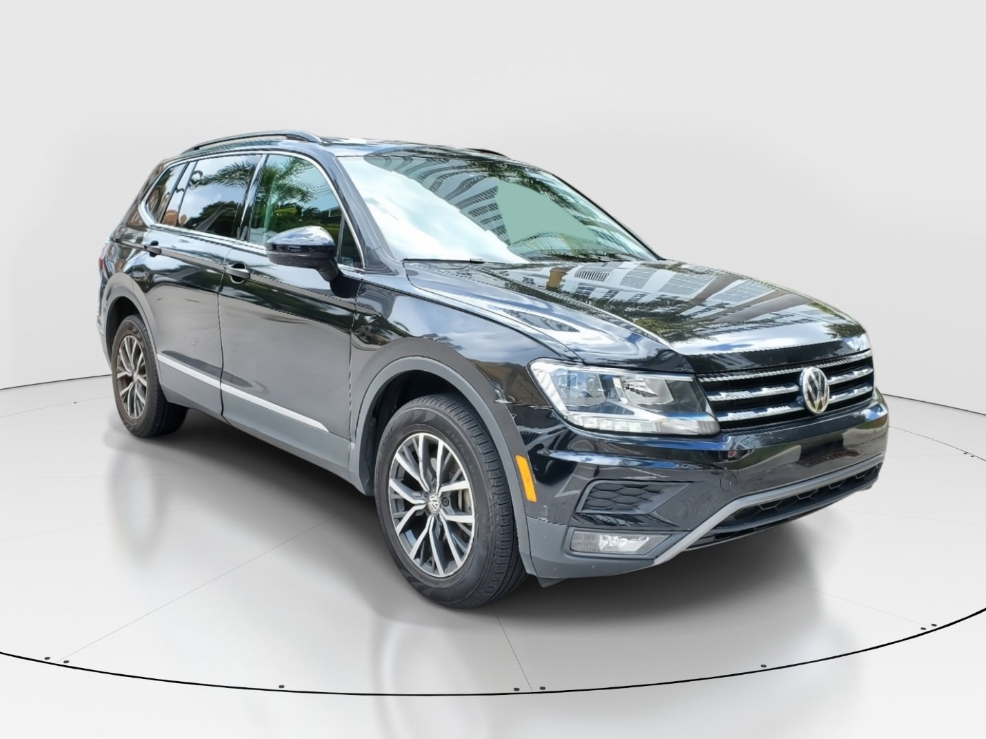 Used 2018 Volkswagen Tiguan SE with VIN 3VV3B7AX4JM004094 for sale in Miami, FL