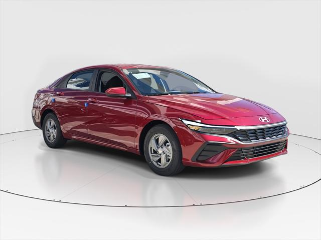 2025 Hyundai Elantra SE photo 2