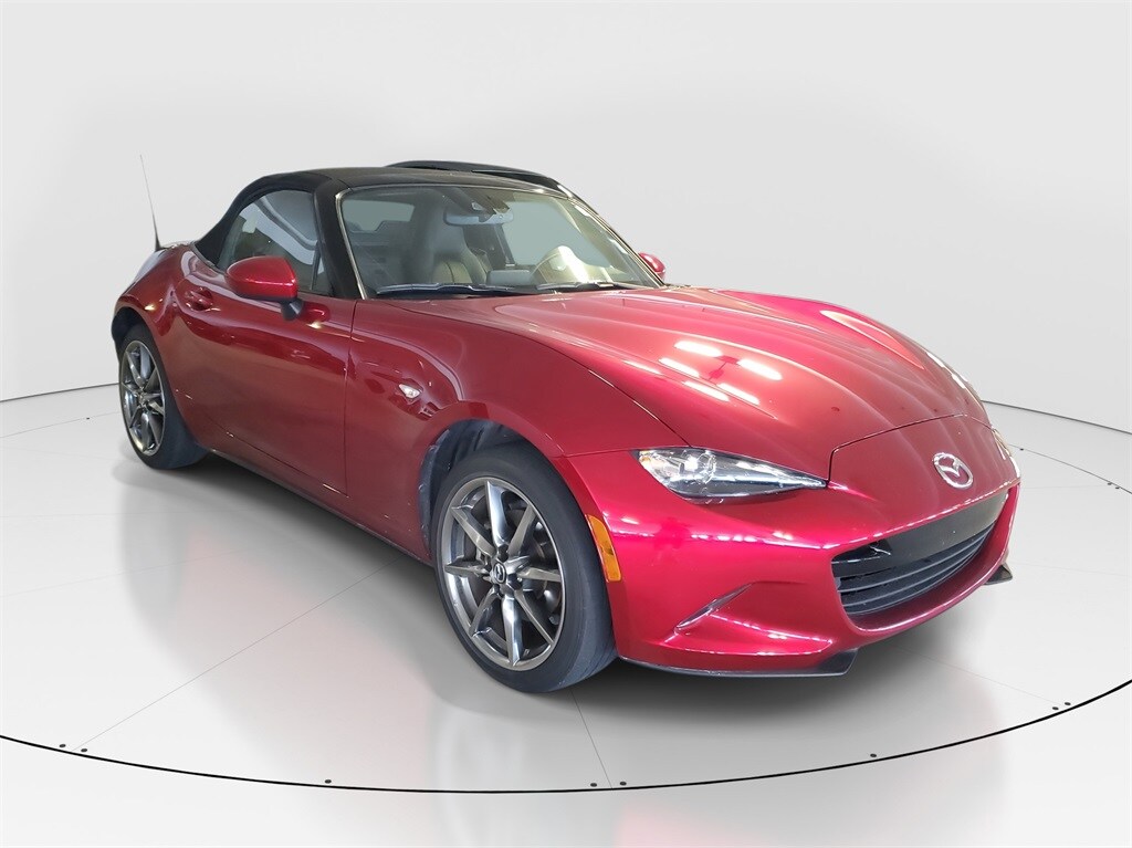 2023 Mazda MX-5 Miata Miata Grand Touring photo 2