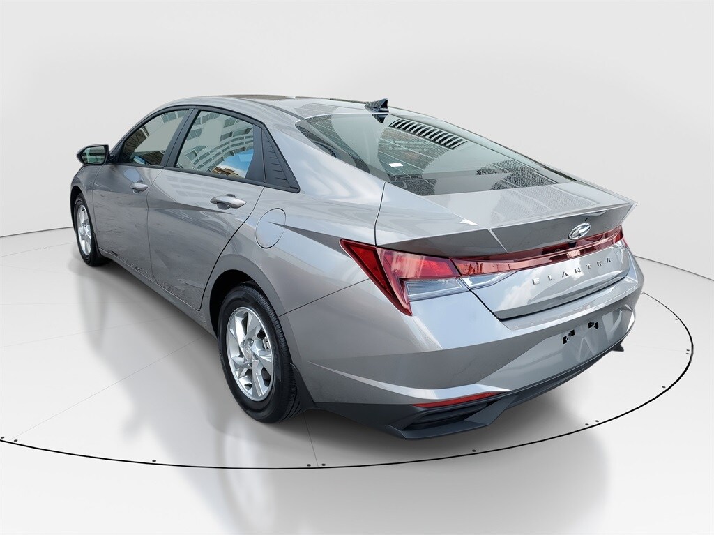 2023 Hyundai Elantra SE photo 4