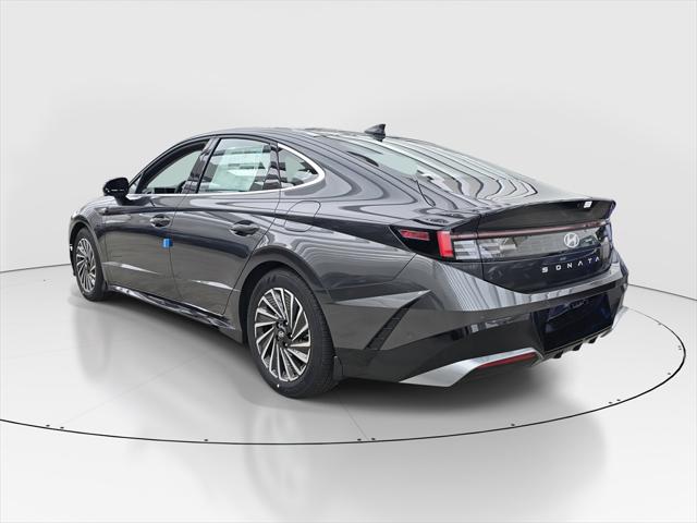 2025 Hyundai Sonata Hybrid SEL photo 4