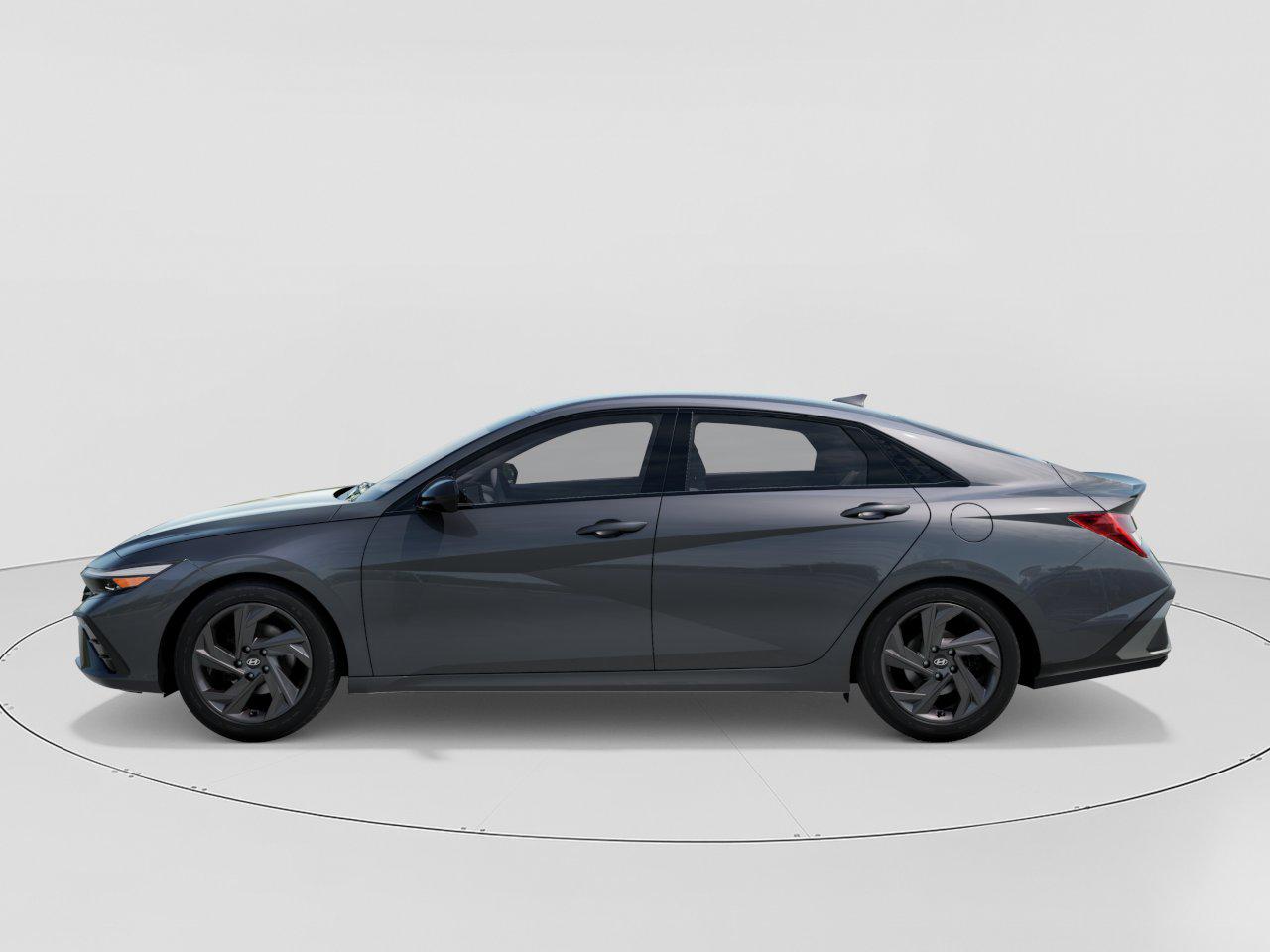 2026 Hyundai Elantra SEL Sport photo 2