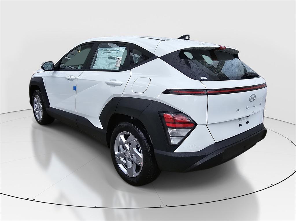 2026 Hyundai Kona SE photo 3