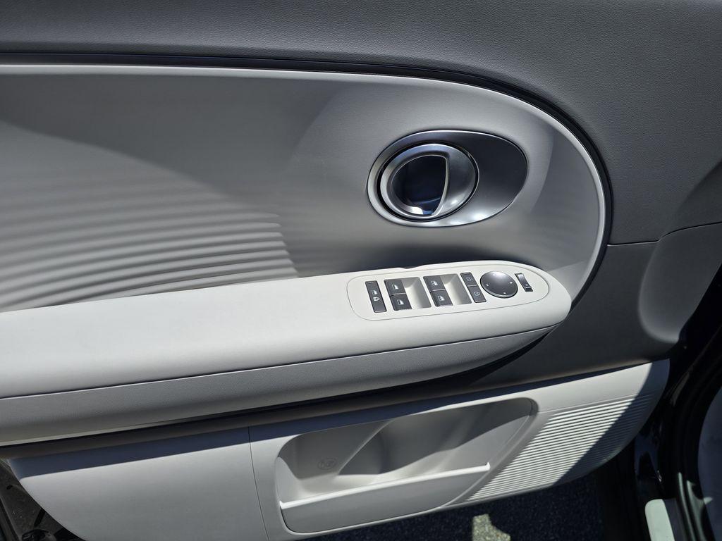 2026 Hyundai IONIQ 9 SE - Photo 15