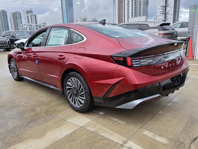 2025 Hyundai Sonata Hybrid SEL photo 4