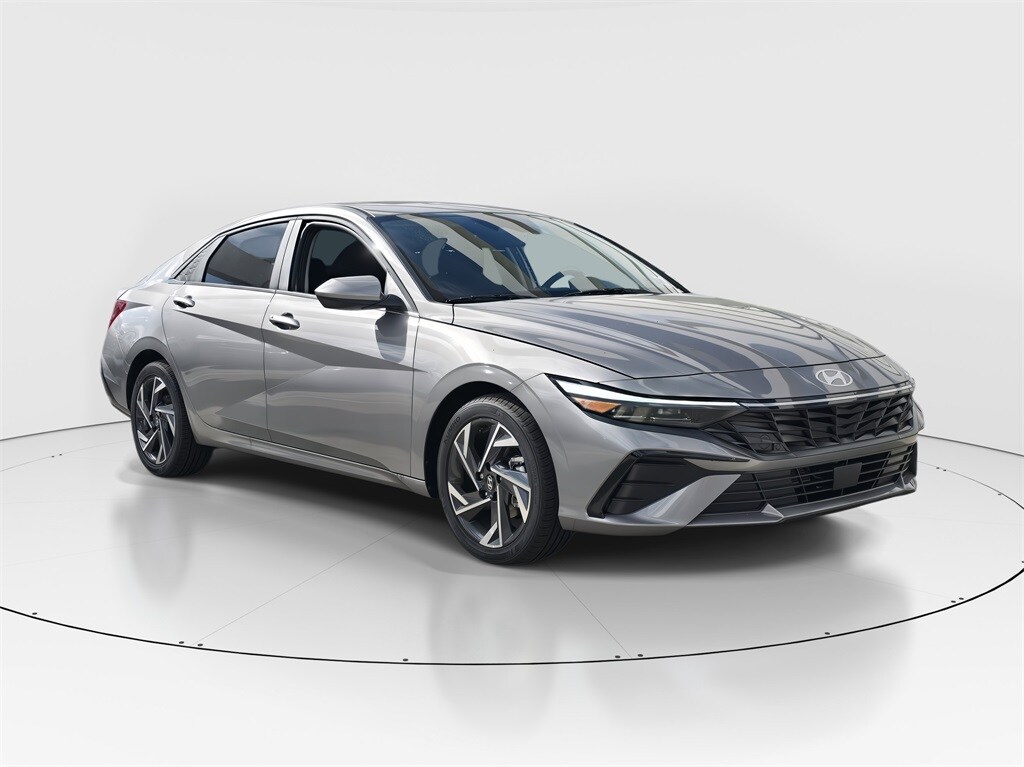 2025 Hyundai Elantra SEL Convenience photo 2