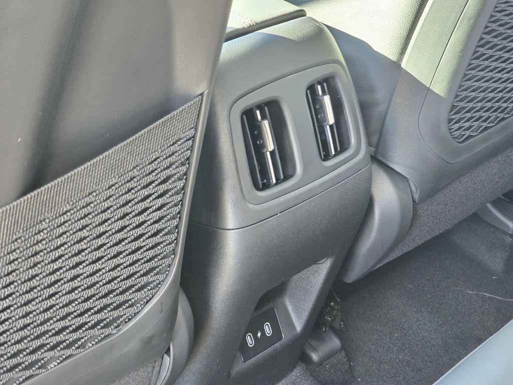 2026 Hyundai Santa Cruz Limited - Photo 15