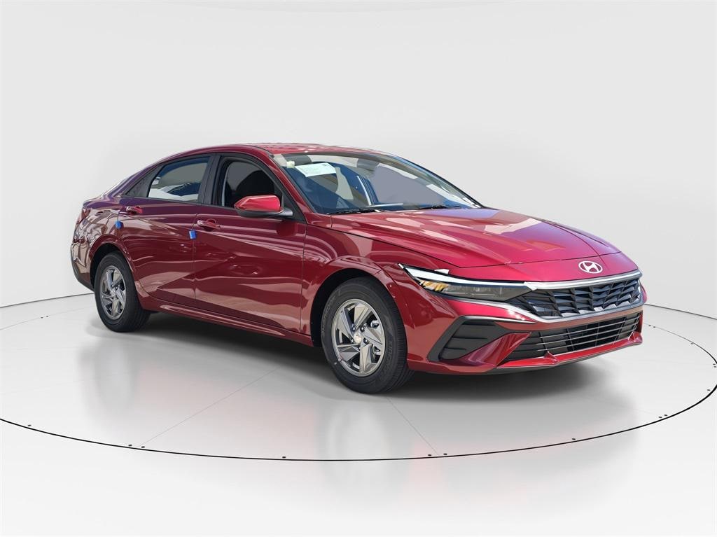 New 2026 Hyundai Elantra SE Sedan