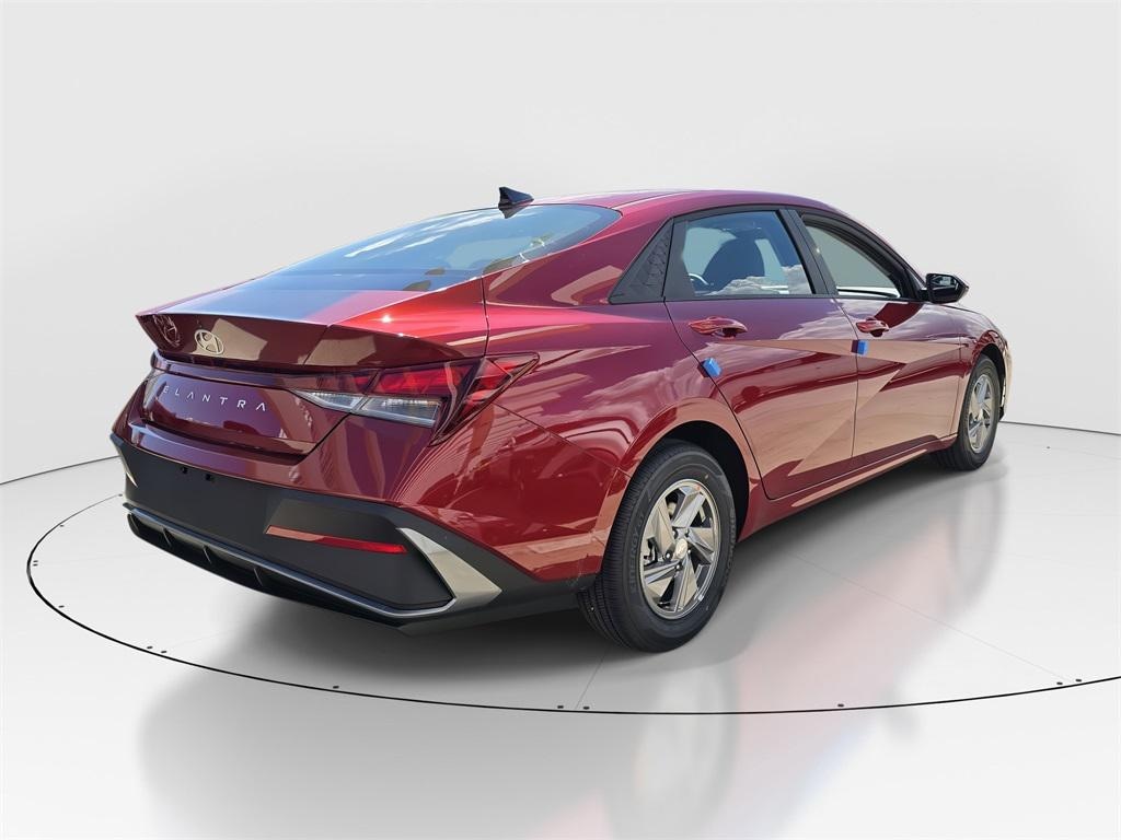 New 2026 Hyundai Elantra SE Sedan