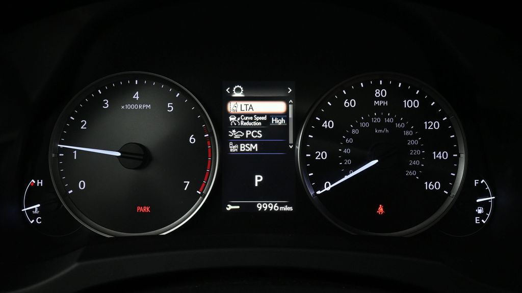 2024 Lexus IS 300 - Photo 10