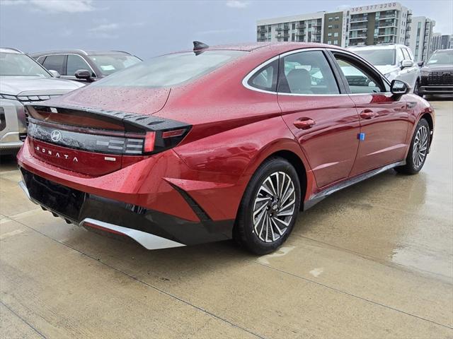 2025 Hyundai Sonata Hybrid SEL photo 3
