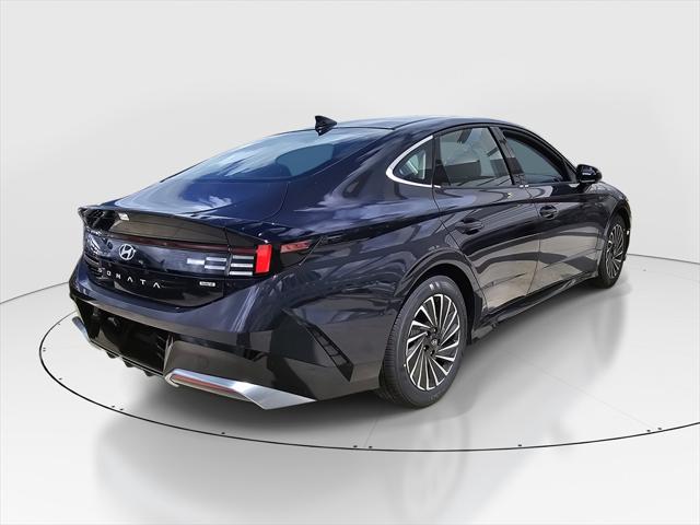 2025 Hyundai Sonata Hybrid Limited photo 3