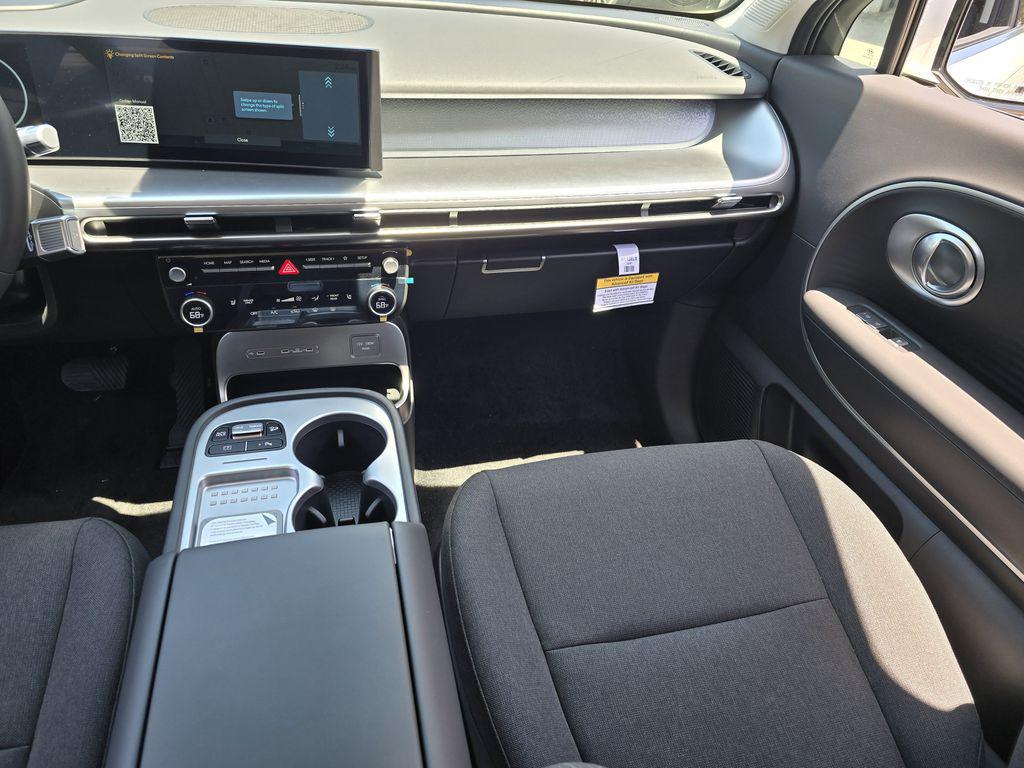 2026 Hyundai IONIQ 9 SE - Photo 9