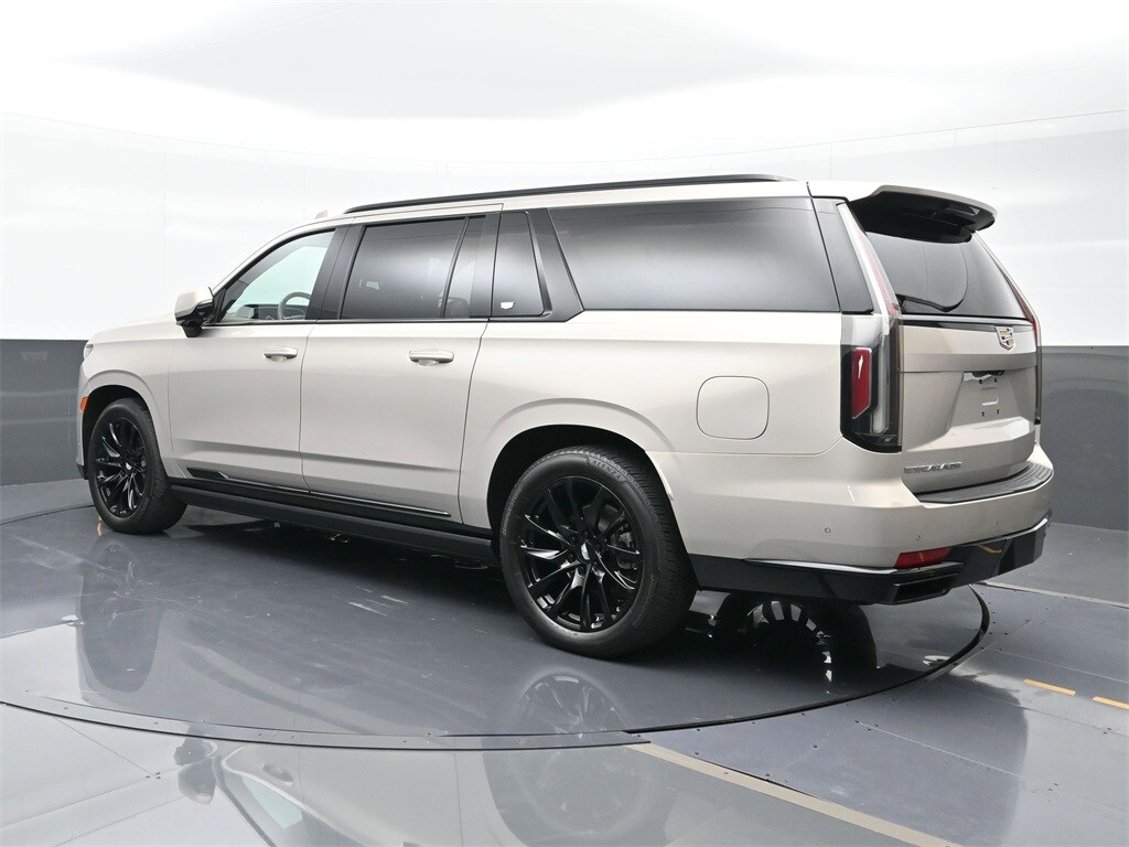 2021 Cadillac Escalade ESV Sport Platinum photo 3