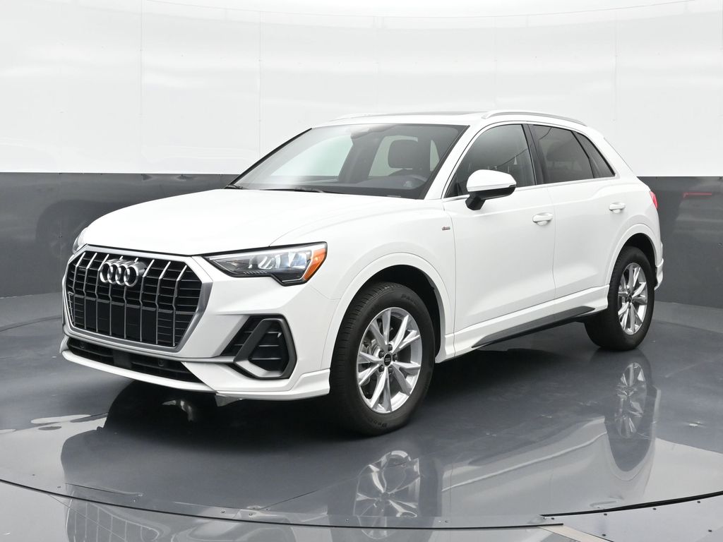 2021 Audi Q3 45 TFSI S Line Premium quattro's photo