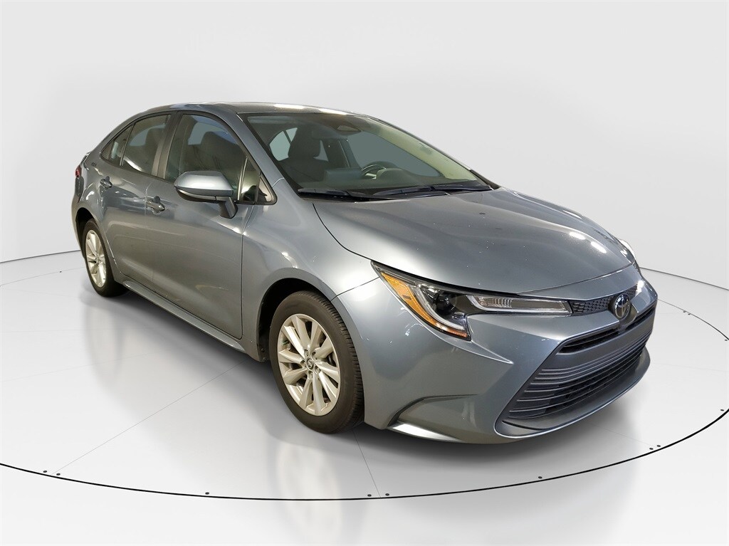 2024 Toyota Corolla LE photo 2