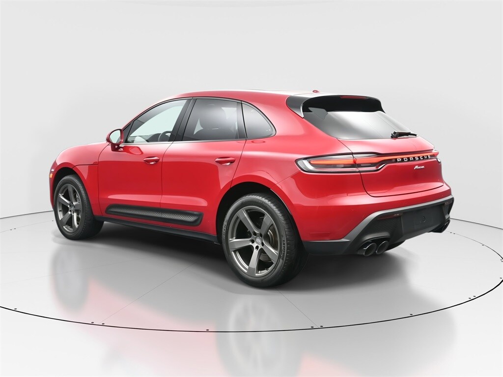 2022 Porsche Macan Base photo 3