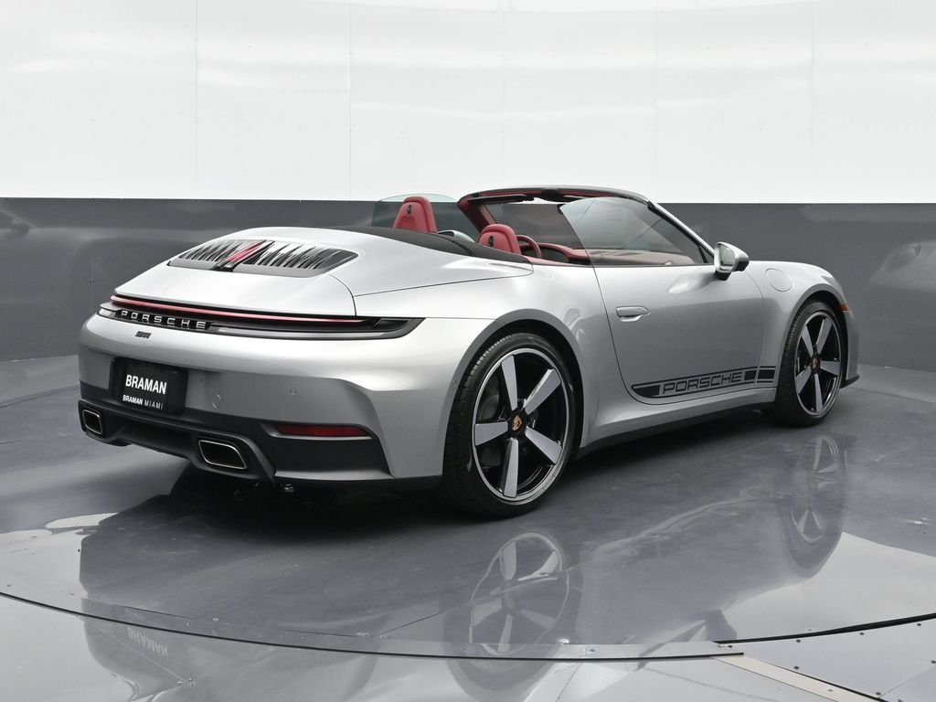 2026 Porsche 911 - Photo 13