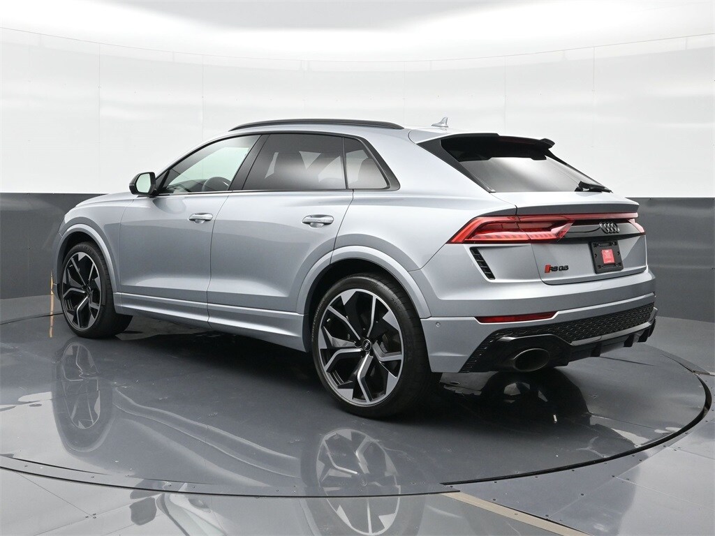 2024 Audi RS Q8 photo 3