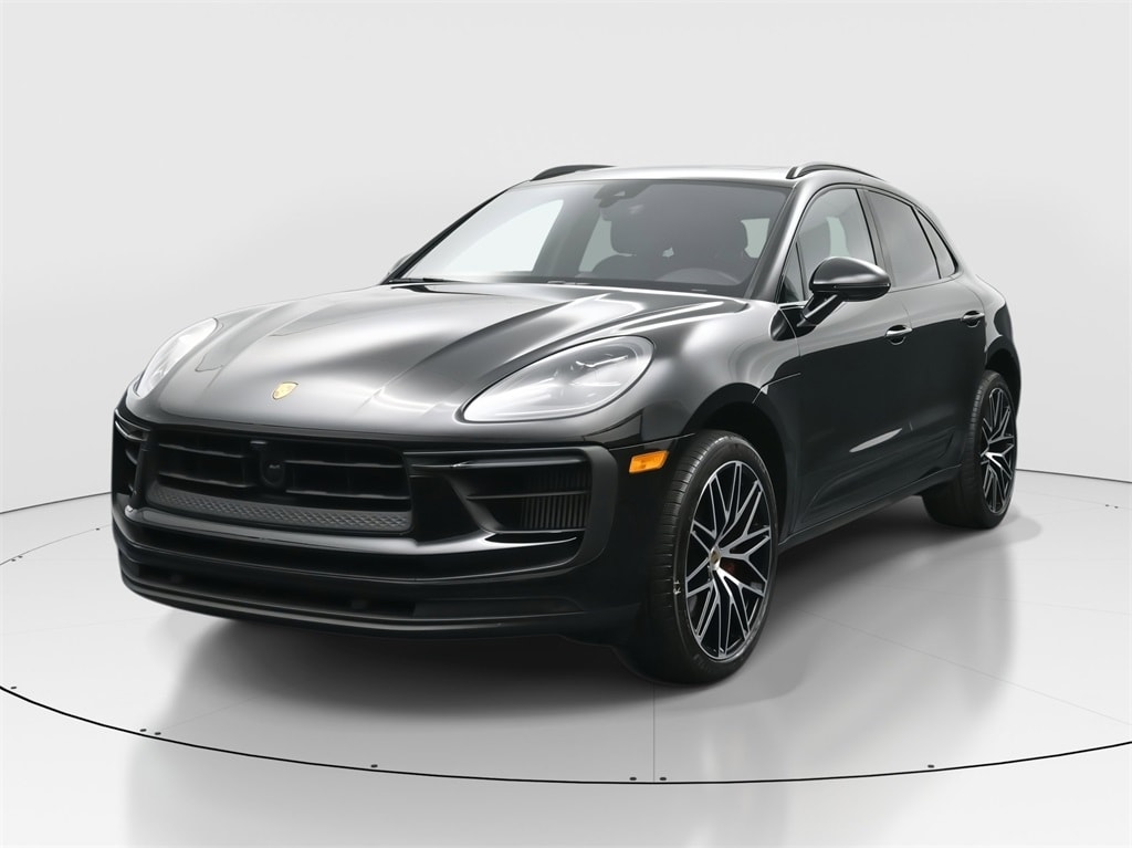 2025 Porsche Macan S's photo