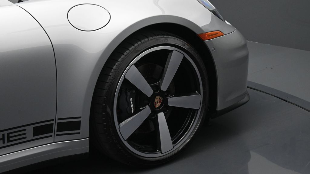 2026 Porsche 911 - Photo 6