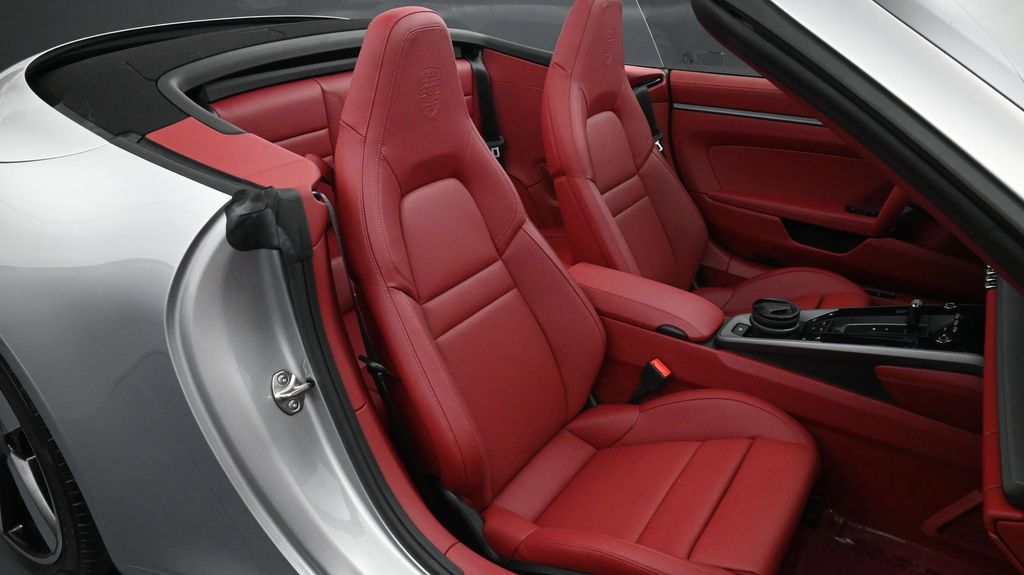 2026 Porsche 911 - Photo 16