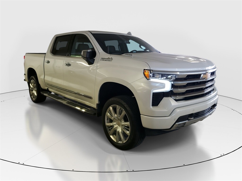 2022 Chevrolet Silverado 1500 High Country photo 2