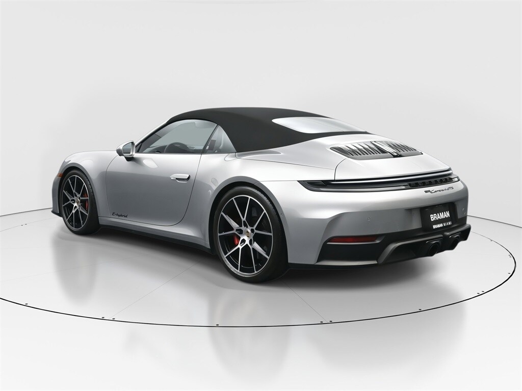 2025 Porsche 911 GTS photo 3