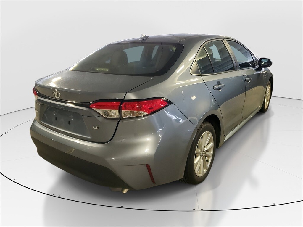 2024 Toyota Corolla LE photo 3