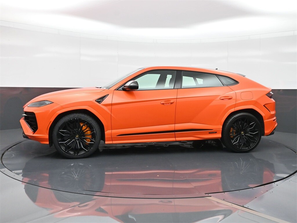 2025 Lamborghini Urus SE photo 3