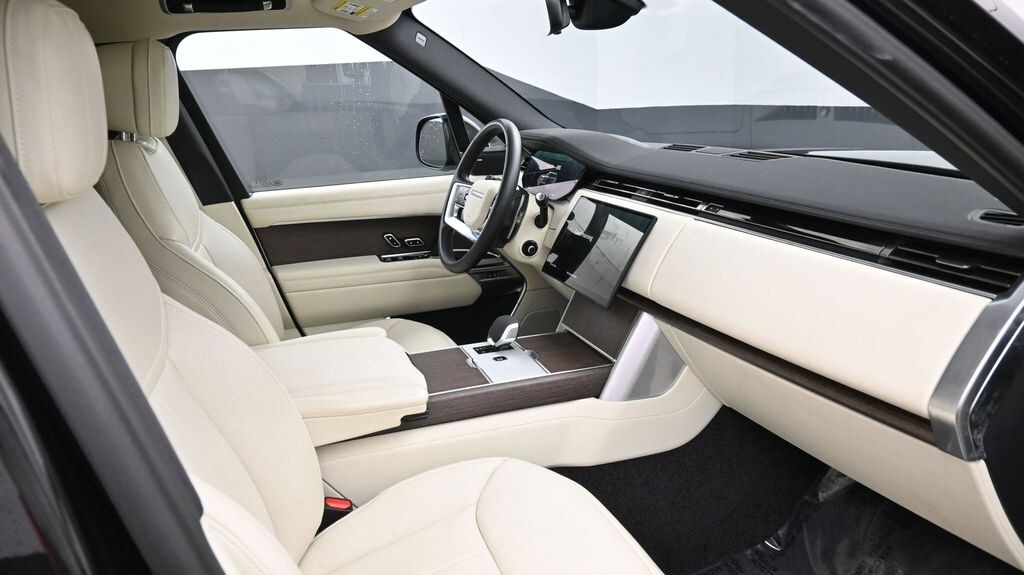 Used 2025 Land Rover Range Rover Plug-In Hybrid SE SUV