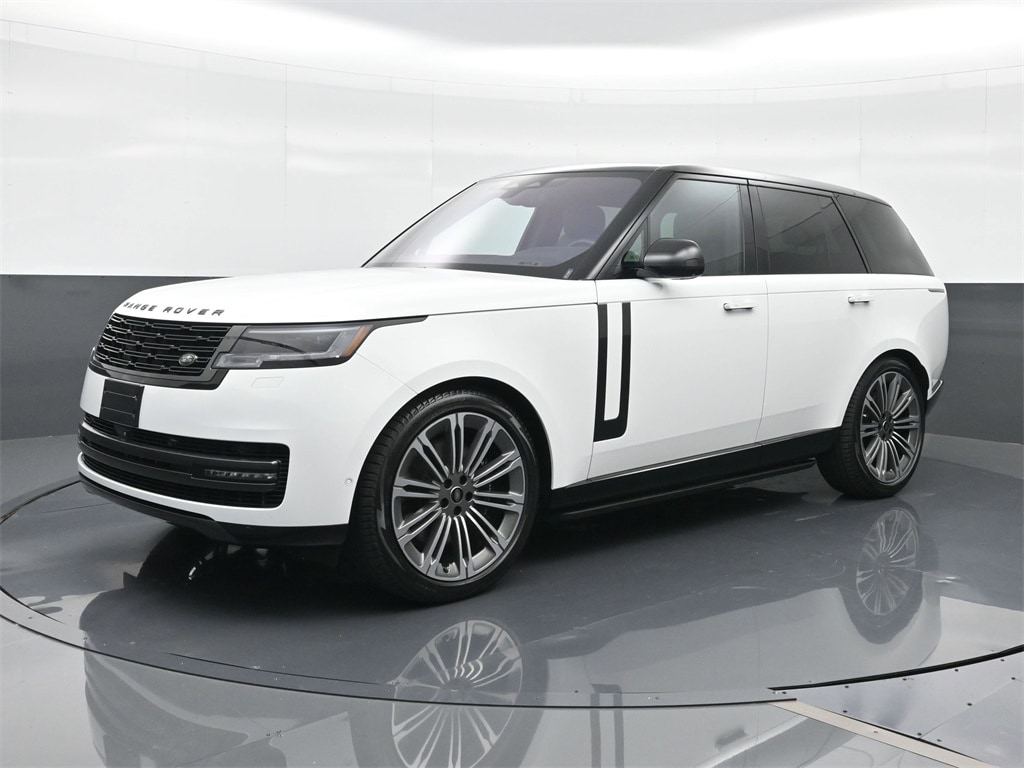 2023 Land Rover Range Rover SE's photo