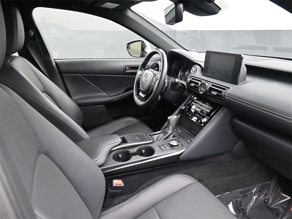 2023 Lexus IS 300 photo 2