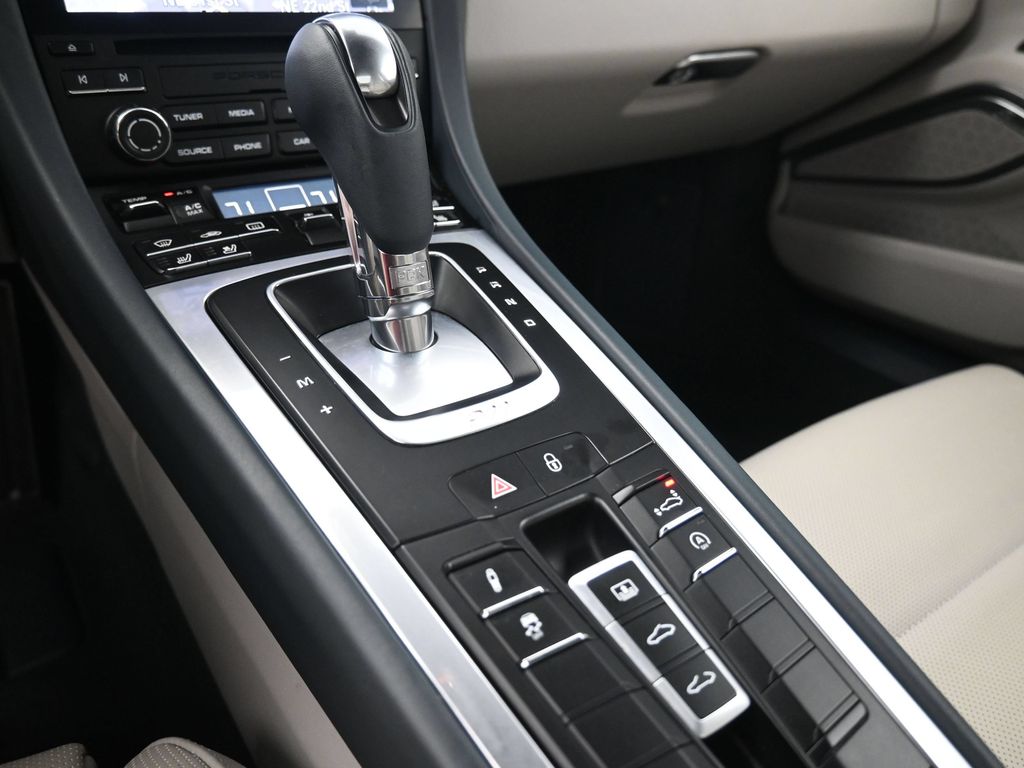 2019 Porsche 911 Turbo S - Photo 25