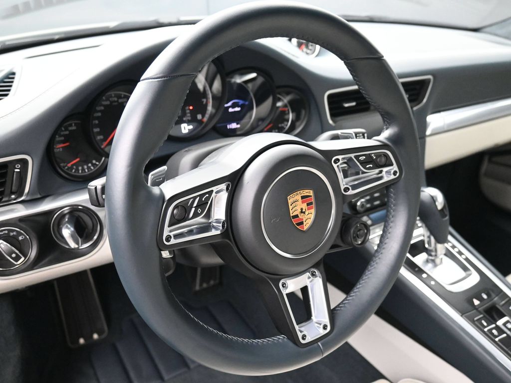 2019 Porsche 911 Turbo S - Photo 10
