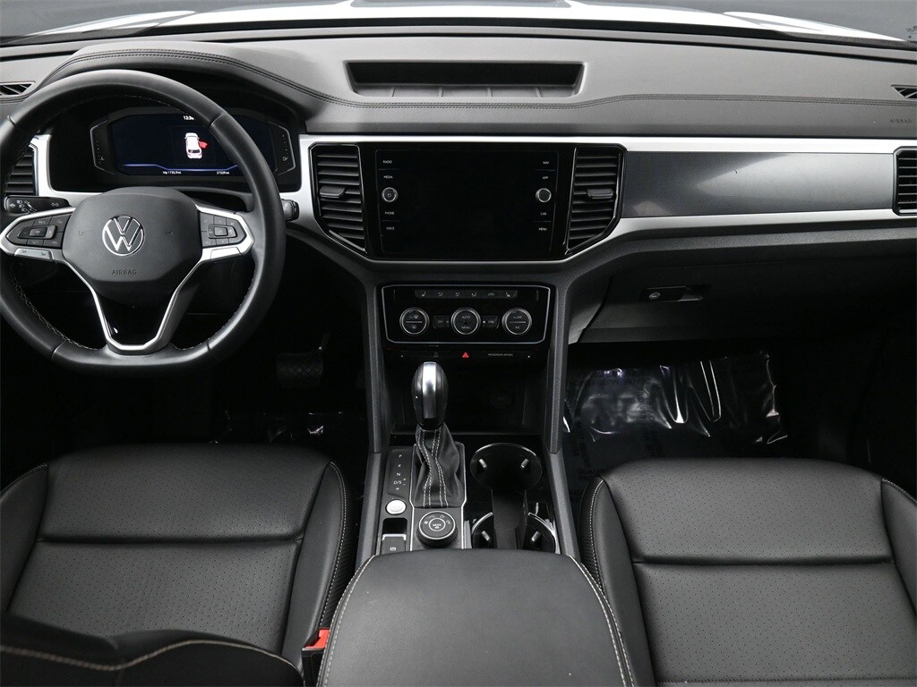 2023 Volkswagen Atlas Cross Sport V6 SEL photo 3