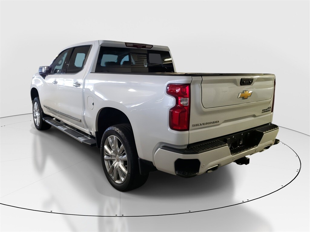 2022 Chevrolet Silverado 1500 High Country photo 4