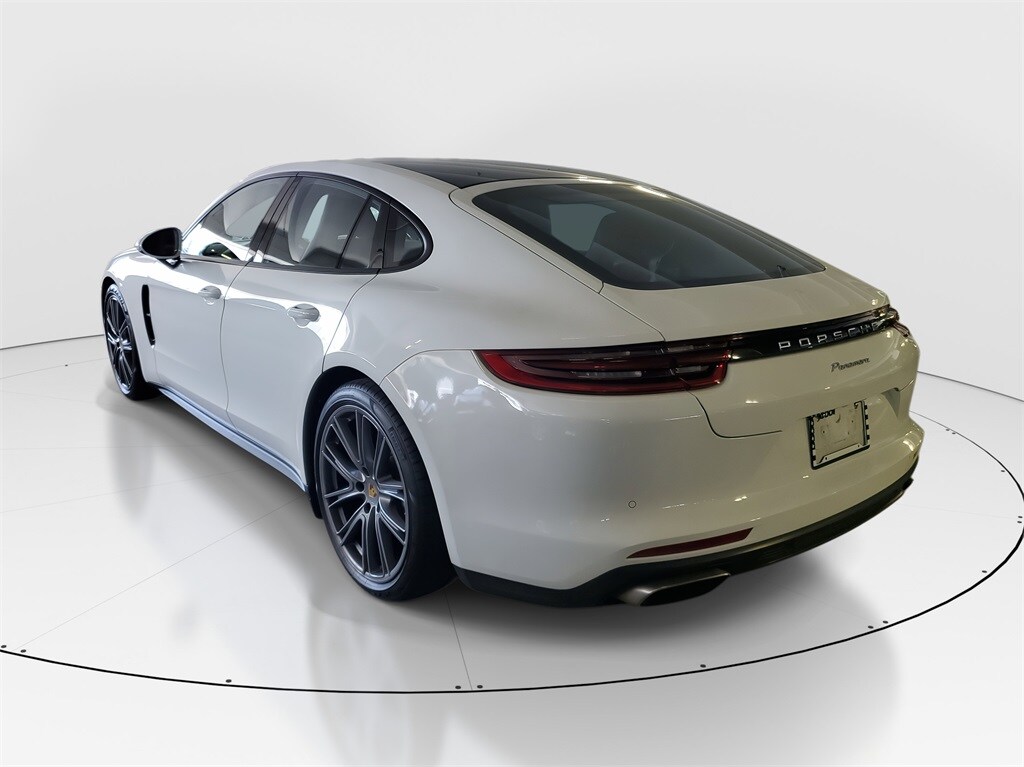 2018 Porsche Panamera 4 photo 4