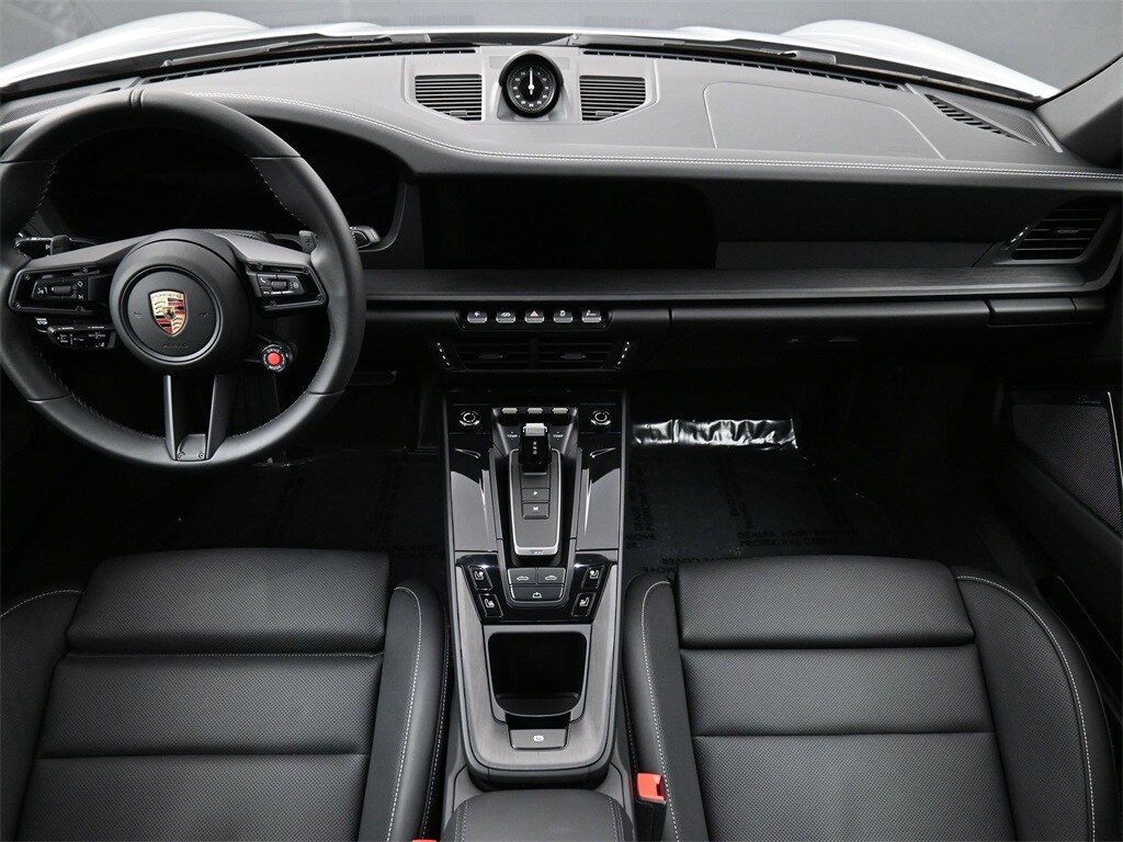 2025 Porsche 911 GTS photo 4