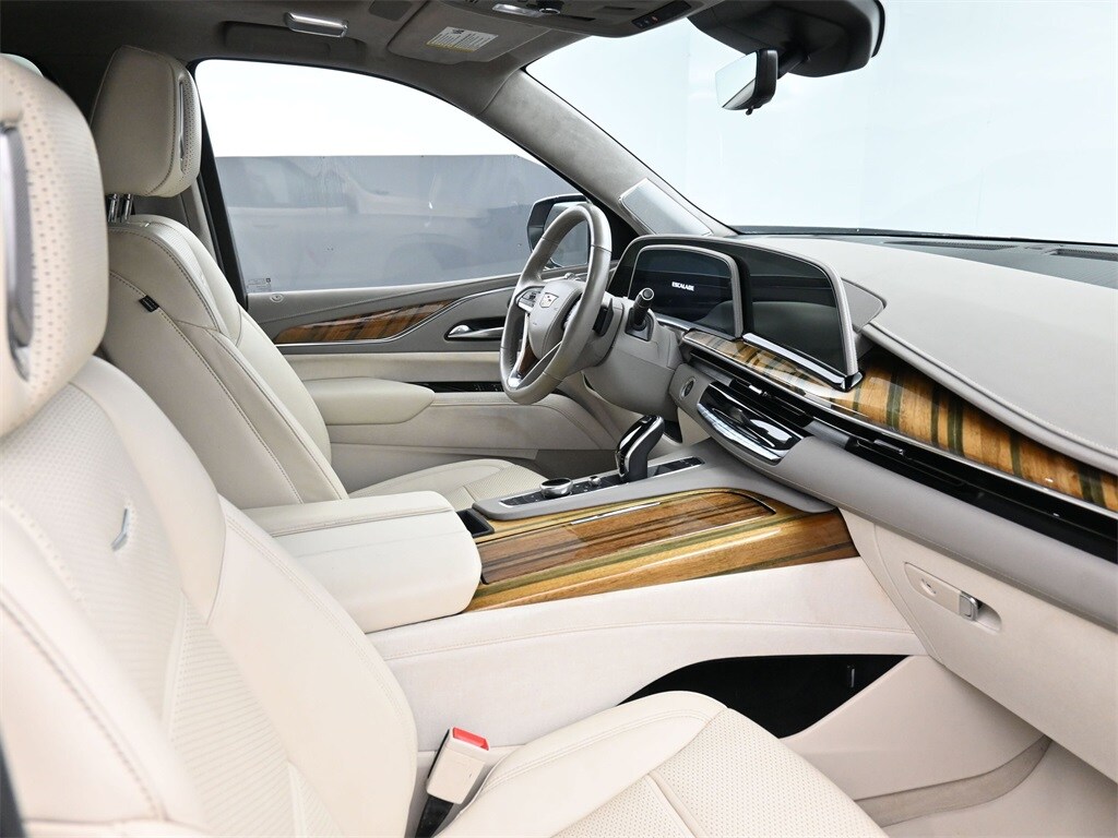 2021 Cadillac Escalade ESV Sport Platinum photo 2