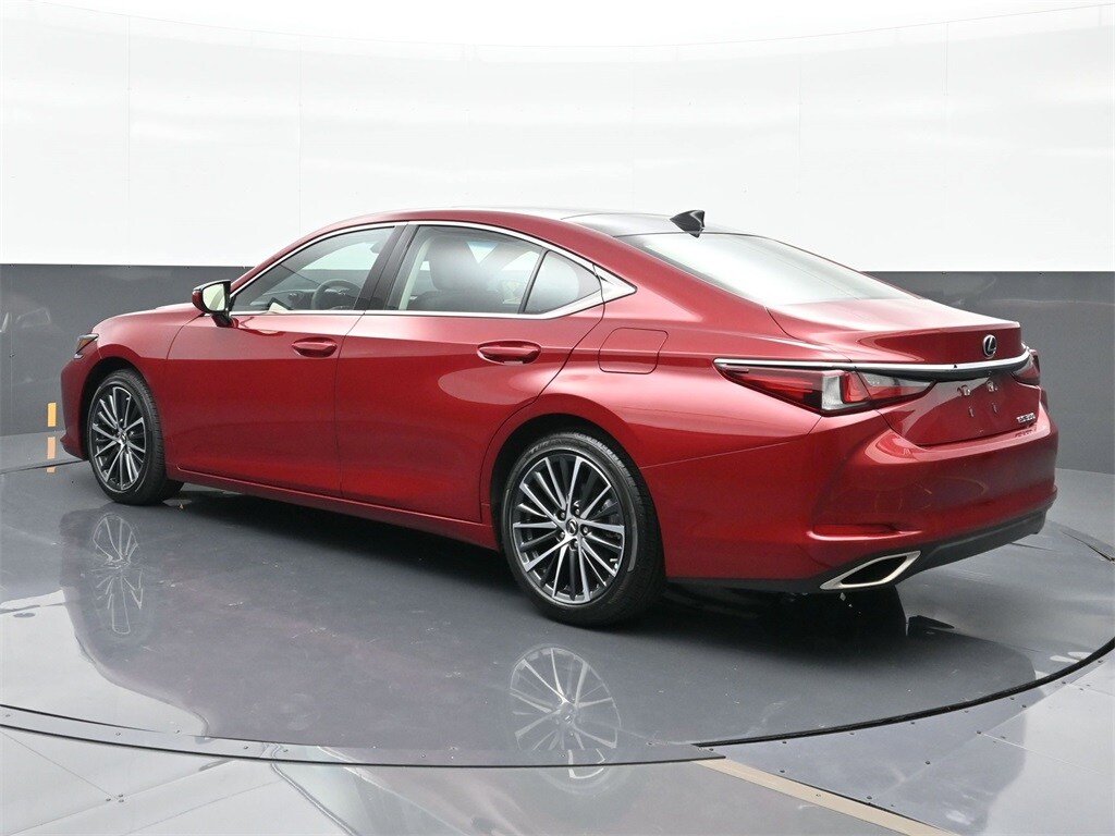 2022 Lexus ES 350 photo 3