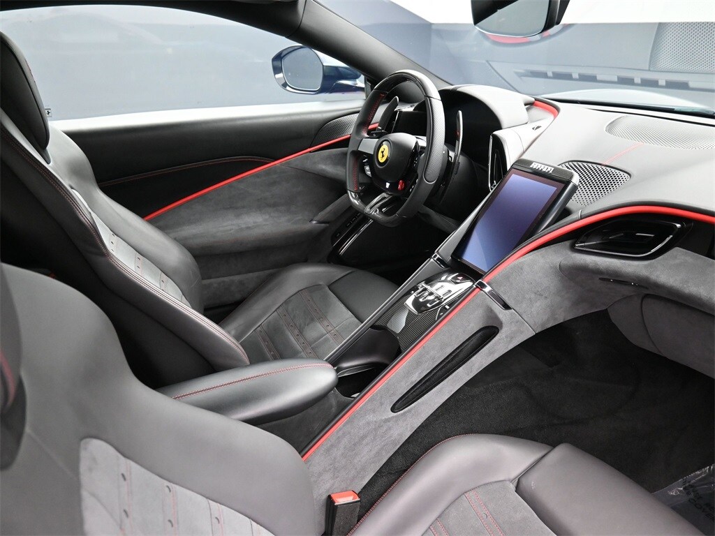 2021 Ferrari Roma Base photo 2