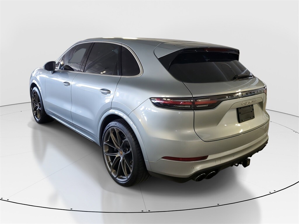 2021 Porsche Cayenne Turbo photo 4