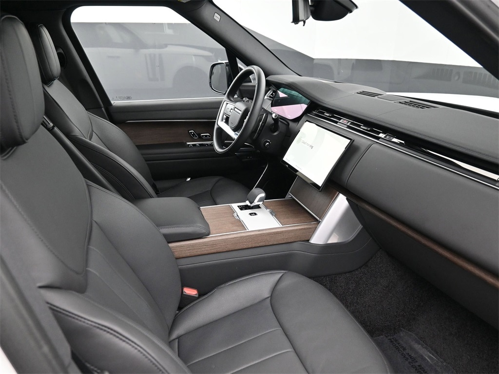Used 2025 Land Rover Range Rover SE SUV