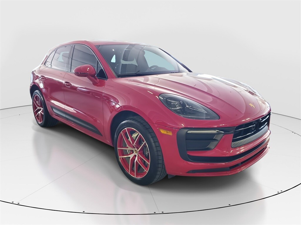 2023 Porsche Macan Base photo 2